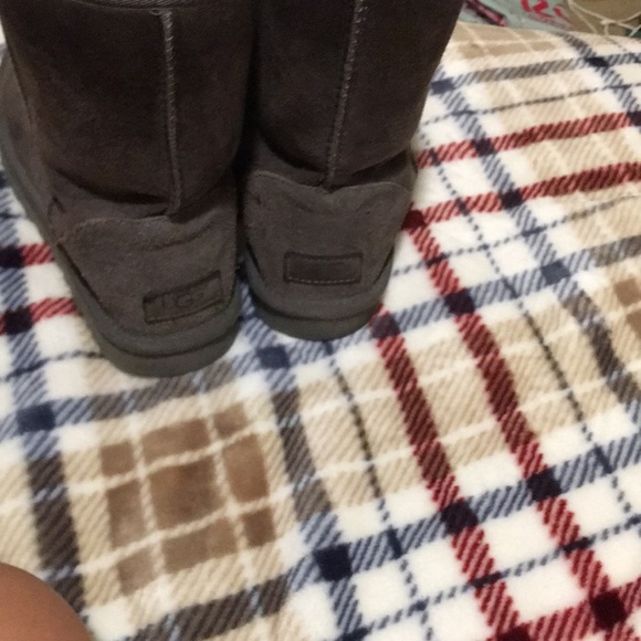 uggs - Picture 2 of 2